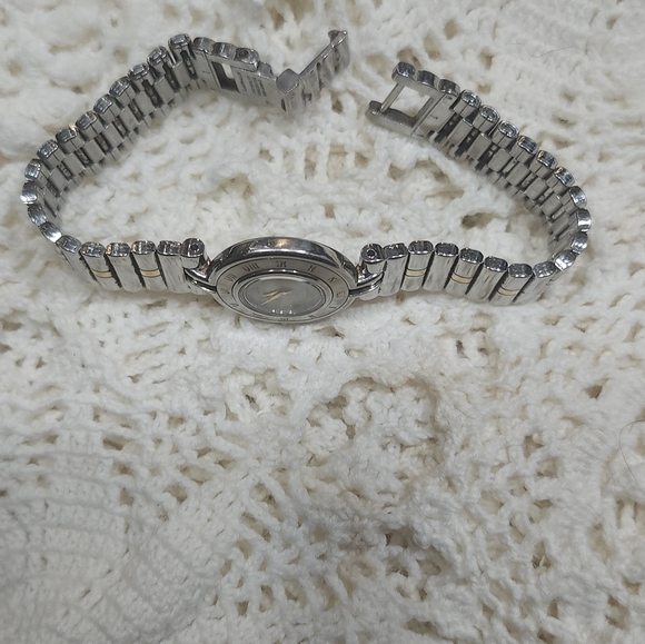 Vintage Rare SEIKO Watch with Two Tone & Roman Numerals - Picture 8 of 10